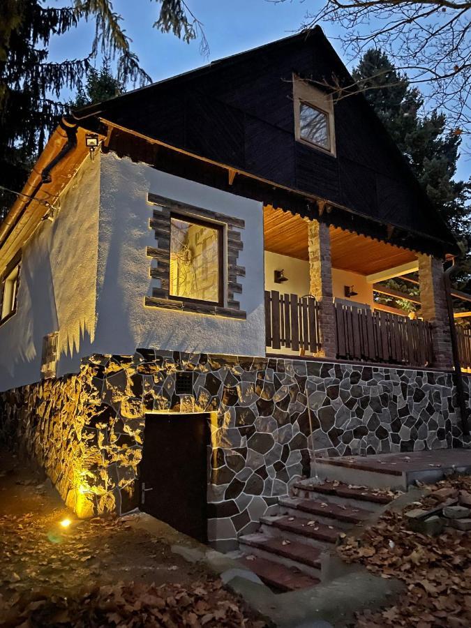 Cityside Cottage Eger Esterno foto