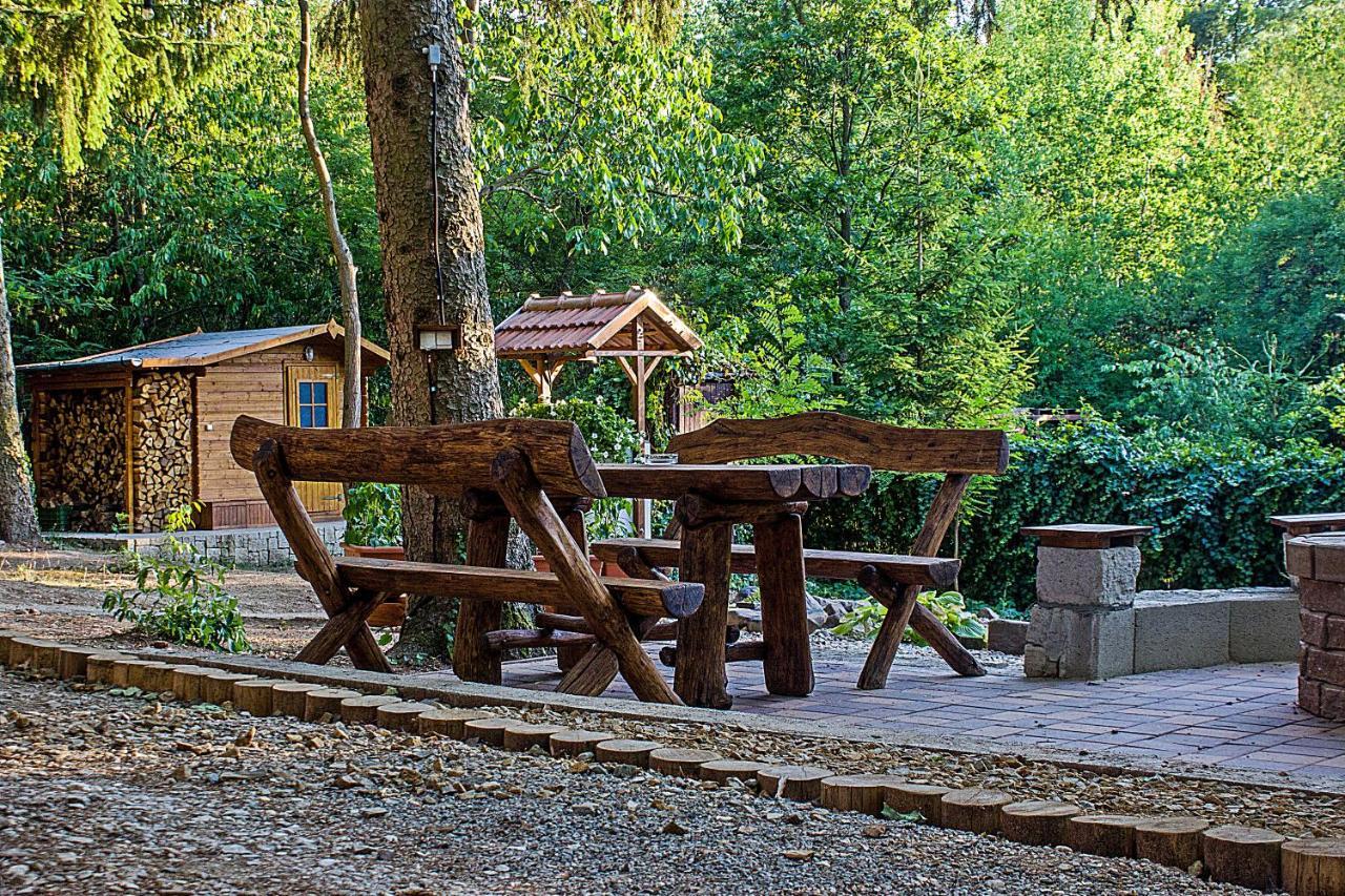 Cityside Cottage Eger Esterno foto